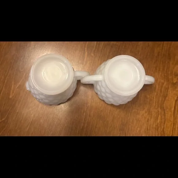 Vintage Anchor Hocking Bubble Milk Glass Cream and
Sugar Set - Picture 4 of 4